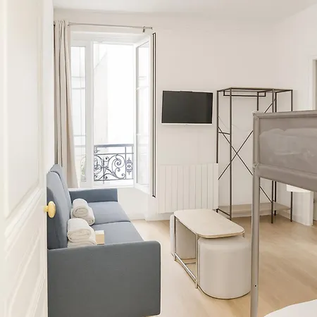 Cocon Cosy In The Heart Of - Few Steps From Moulin Rouge Bed & Breakfast *